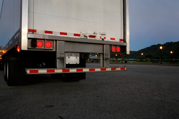 Grote LED Stop Tail Turn Lights on trailer - signal lighting Grote LED Stop Tail Turn Lights on trailer - signal lighting